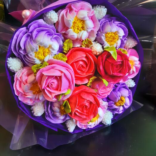 Assorted bouquet of marshmallow flowers with a diameter of 26cm