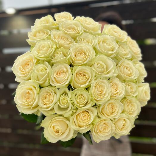 Ramo de rosas blancas
