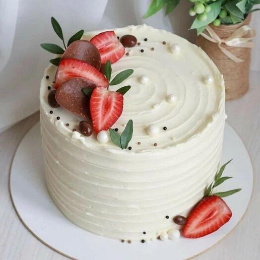 Strawberry cake in elegant