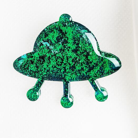 Epoxy brooch "UFO"