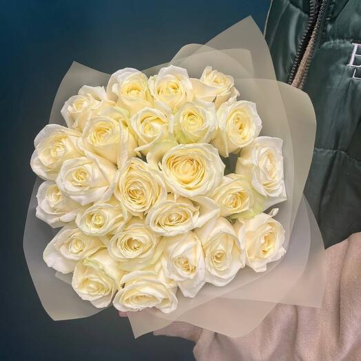 Bouquet of 25 roses 60 cm White Avalanche rose