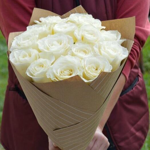 15 rosas blancas en la elaboración