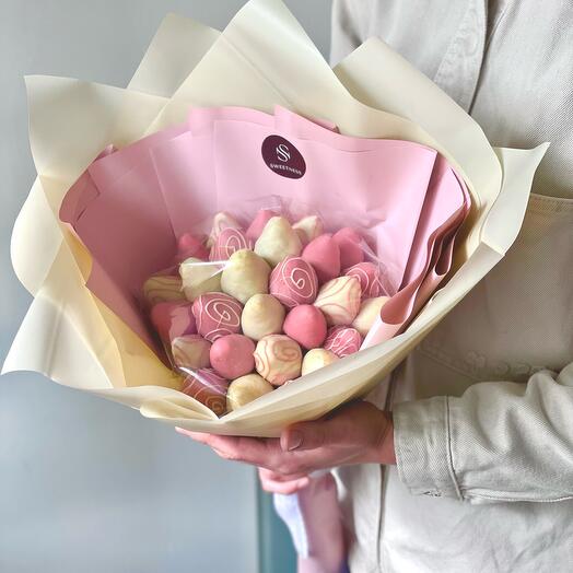 Strawberries in Belgian chocolate bouquet