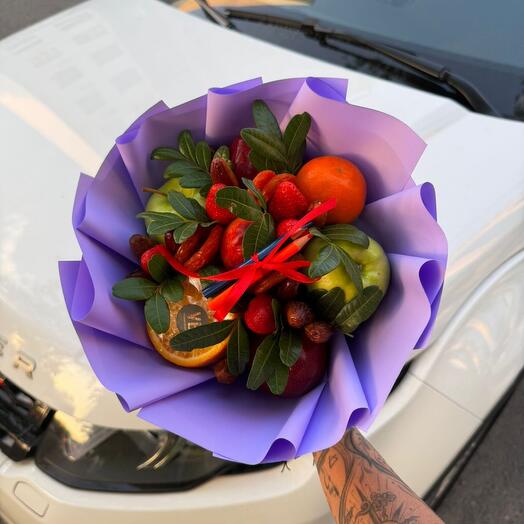 Букет из свежих фруктов для учителя