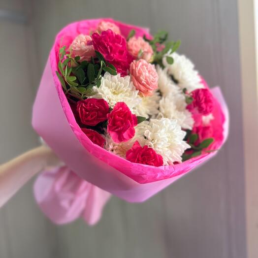 A bouquet of emotions for her, with bright notes