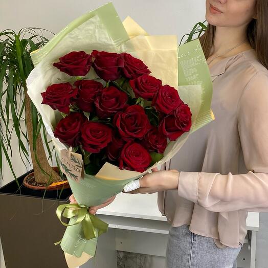 Bouquet of red roses Explorer