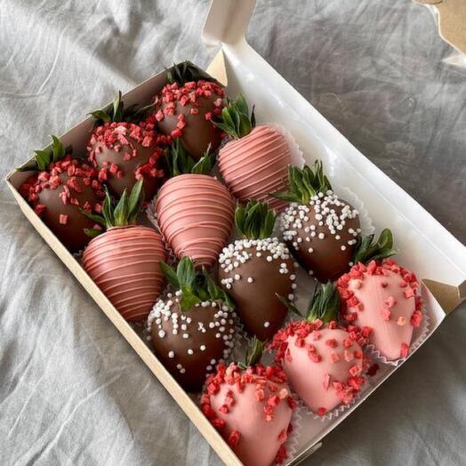 Chocolate-covered strawberries 36