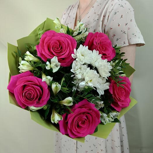 Bouquet with Pink Floyd raspberry rose, chrysanthemum and alstroemeria (5)