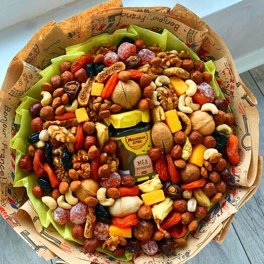 Букет из сухофруктов с мёдом