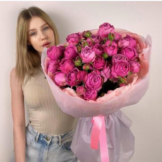 Яркий букет из кустовой пион розы 9шт