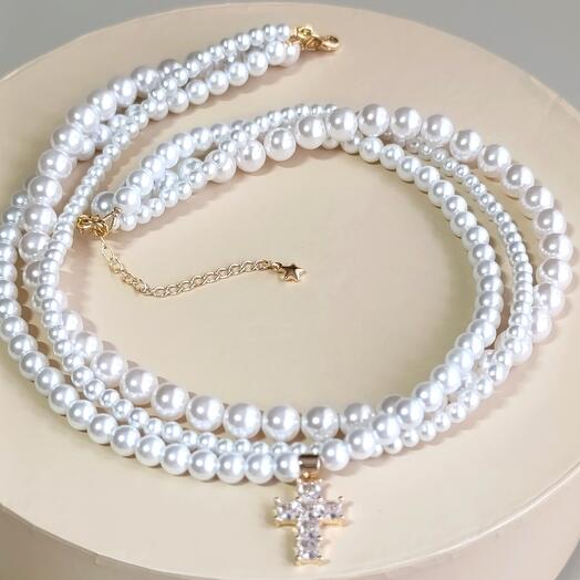 Колье из жемчужных бусин Майорка с подвеской крест