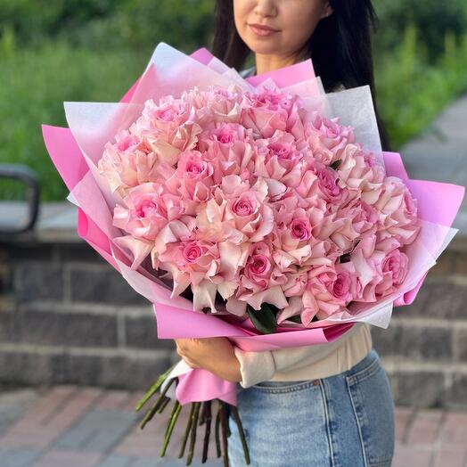 23 розовых французских розы