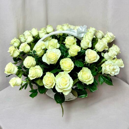 51 эквадорская роза в корзине