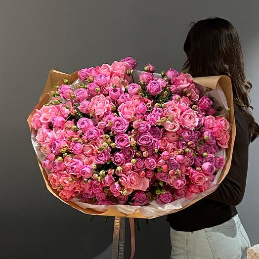 Букет из микса кустовых роз