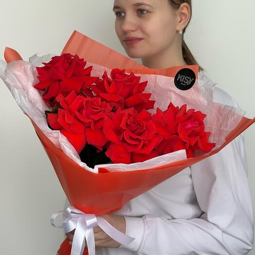 Букет алых французских роз для любимой мамы, 5шт