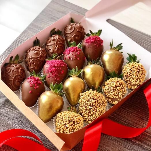 Клубника в шоколаде "Gift"