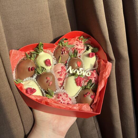 Сердце клубника в шоколаде 12-13шт