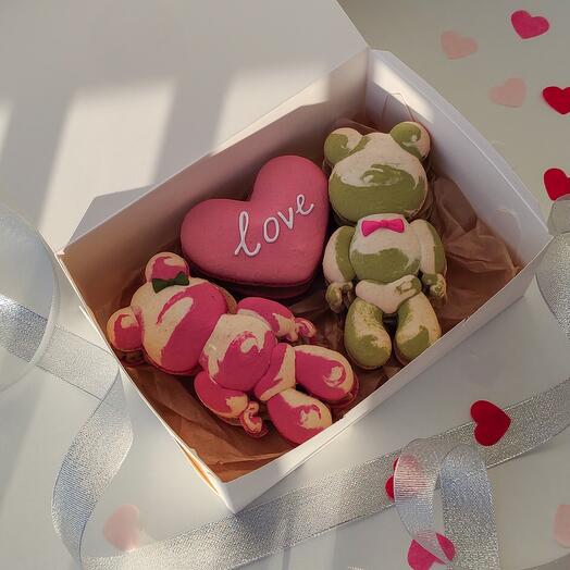 Большие макарон – два медведя и сердце