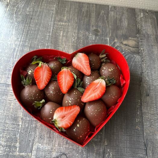 Клубника в шоколаде «Сердечная любовь»
