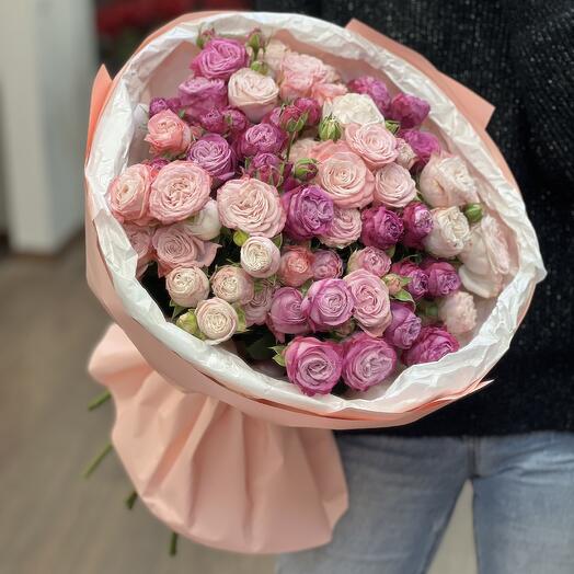 Beautiful spray roses bouquet
