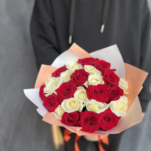 Mono bouquet of 25 white and red roses