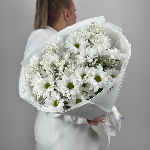 Ромашки и гипсофила в дизайнерском оформлении 🤍 Камелия Flowers Shop