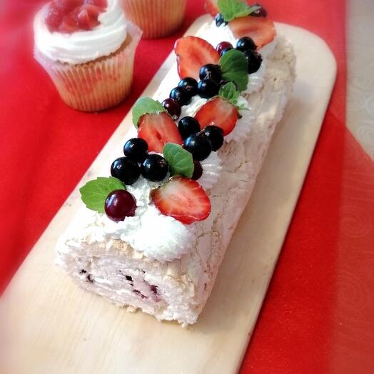 Клубничный меренговый рулет 🍓