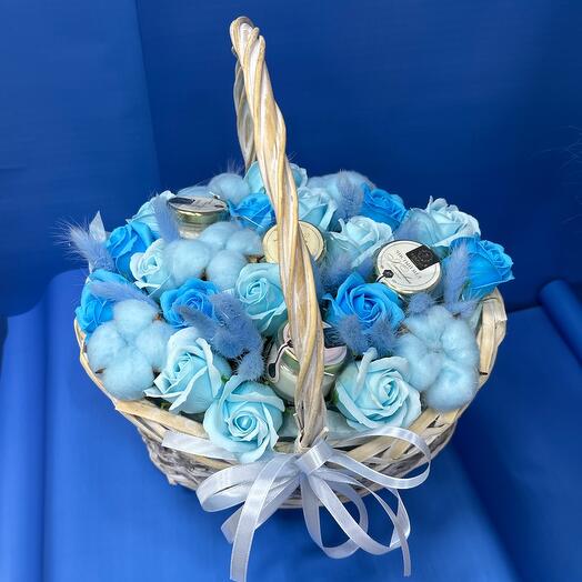 Корзина из мыльных розочек