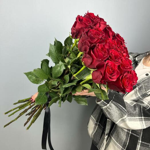 Траурный букет из 20 красных роз
