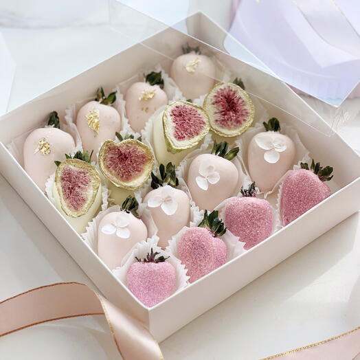 Клубника в шоколаде 16 штук pink