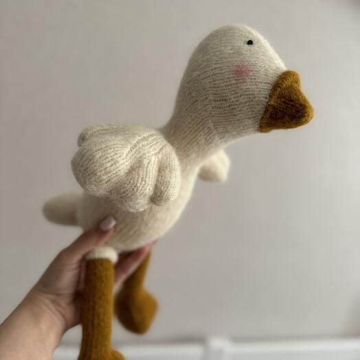Вязаный гусь ручной работы