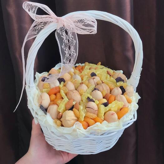 Янтарь (корзинка с сухофруктами и орехами)