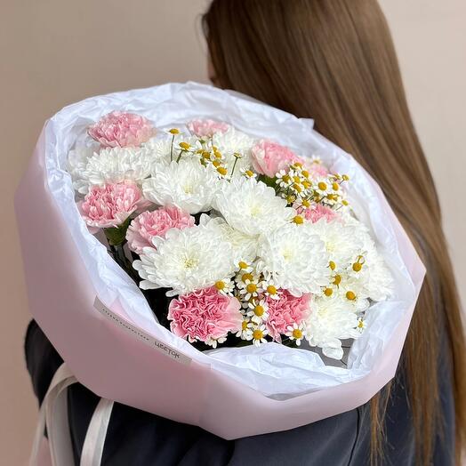 Нежный сборный букет