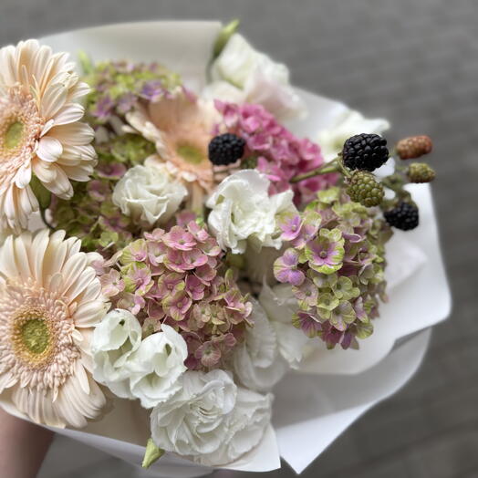 Buquê de frutas vermelhas de verão