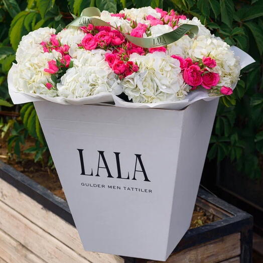 Евробукет из ярких спрей розы