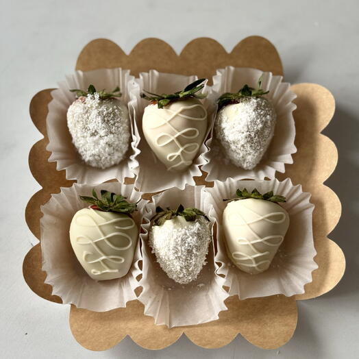 Клубника в белом шоколаде (6 шт)
