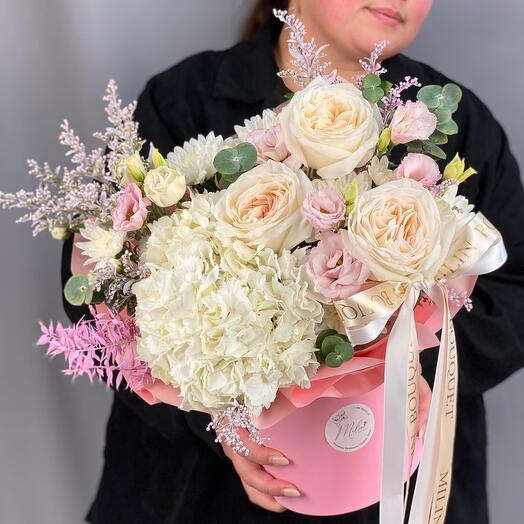 Цветы в коробке из пионовидных роз.Аромат Охары🌸939 Милин Букет