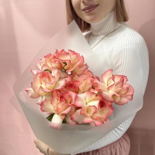 Ажурный букет из французских роз Джумилия