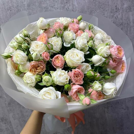 Букет из 11 Кустовой Розы 60см