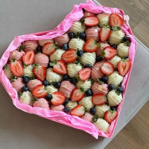 Клубника в шоколаде «Подарок, который тает во рту»