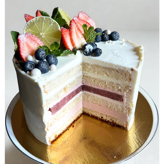 Giləmeyvə ilə doldurulmuş tort