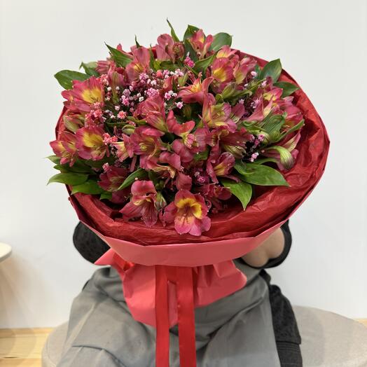 Монобукет, букет, «Даниэль», альстромерия, гипсофила, рускус