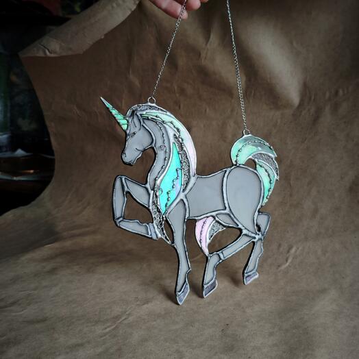 Единорог витраж из стекла