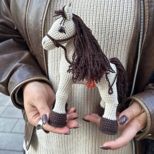 Игрушка ручной работы «Лошадка»