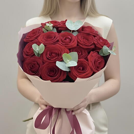 Букет из 15 красных роз и эвкалипта - Red L .603