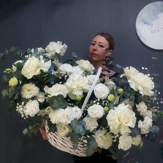 Корзина с цветами