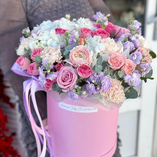 Box of a stylish mix of flowers