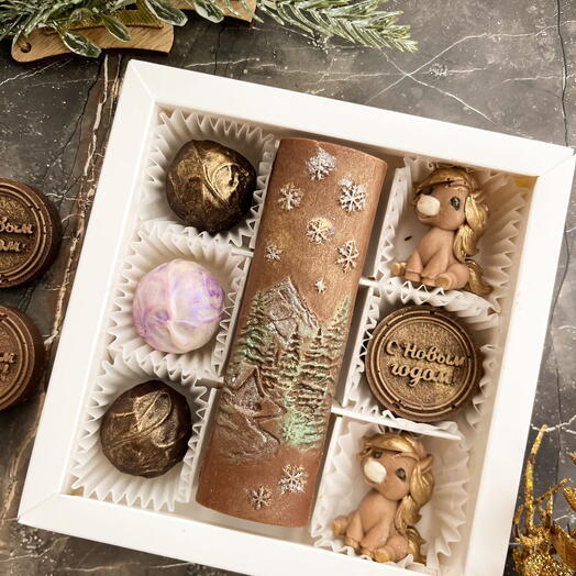 Шоко -бокс с дубайским батончиком и конфетами сладкий новогодний подарок