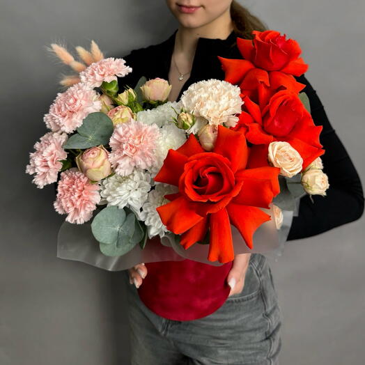 Композиция с ажурными розами