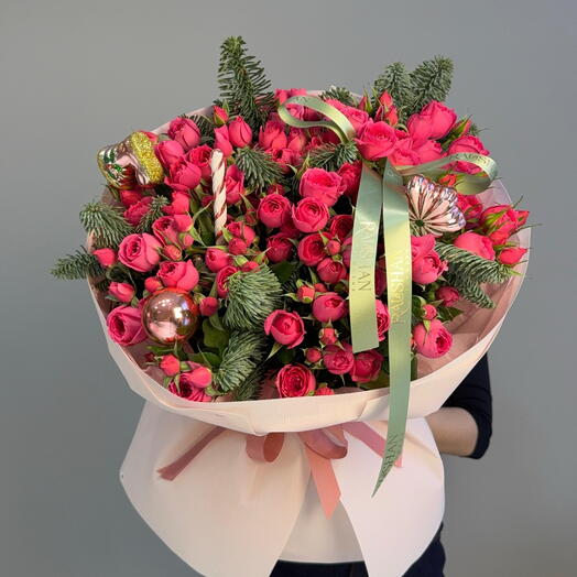 Новогодние кустовые розы